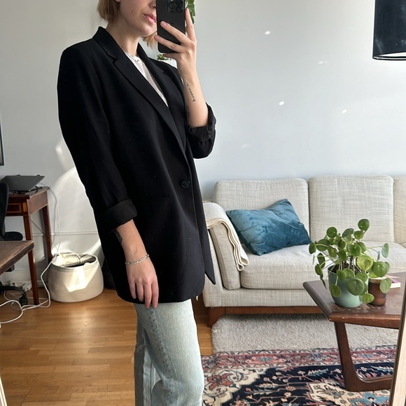 Oversized Black Blazer - Picture 2 of 3